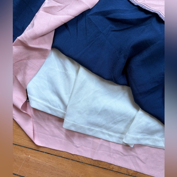 Kimi & Kai lace trimmed colour block maternity dress - Picture 5 of 9